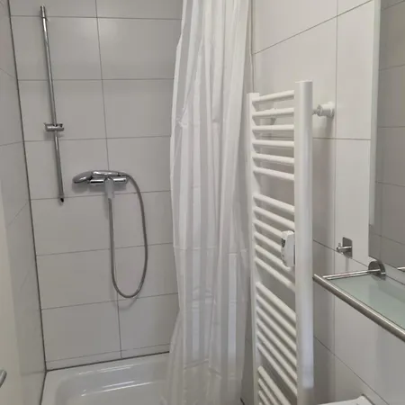 Weisenau-schlafbereich - Einzel-oder Doppelbett Διαμέρισμα *